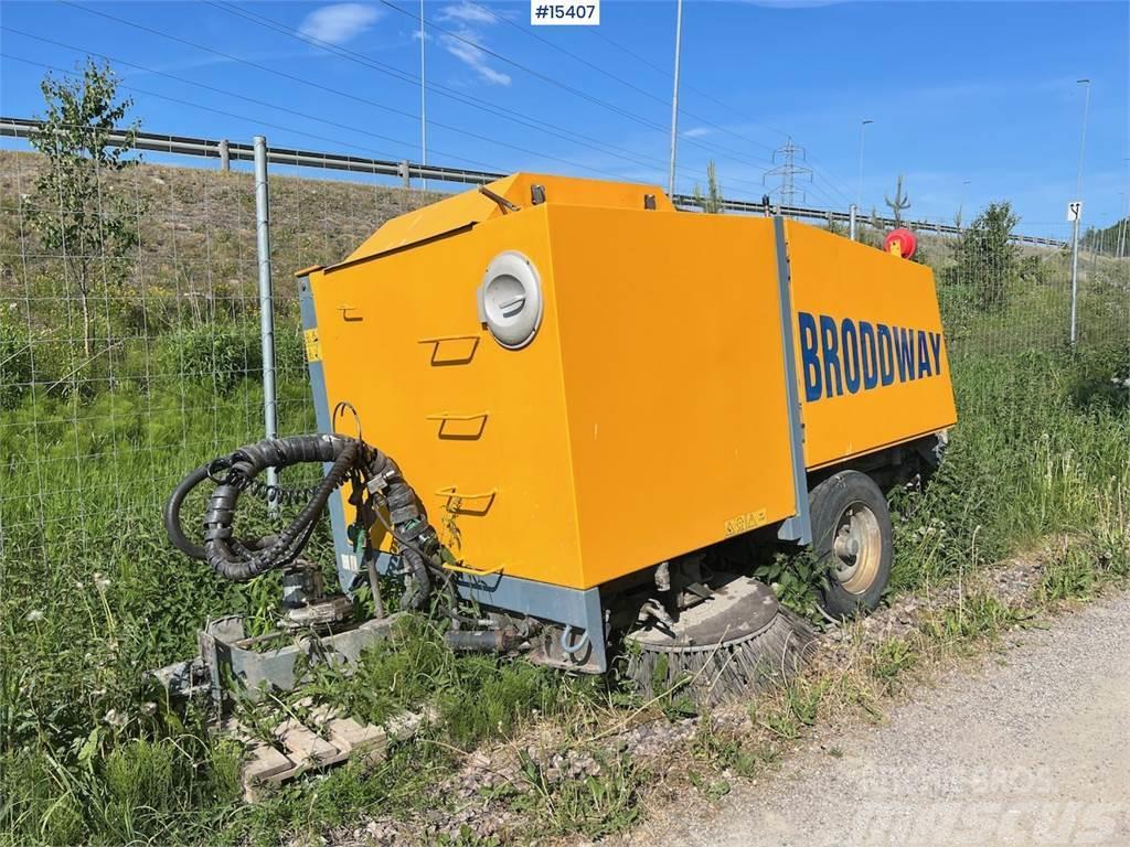 Broddway combi sweep trailer Tänavapuhastusmasinad