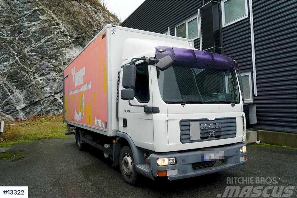 MAN TGL 8.210 Box truck w/ Zepro Lift Furgoonautod