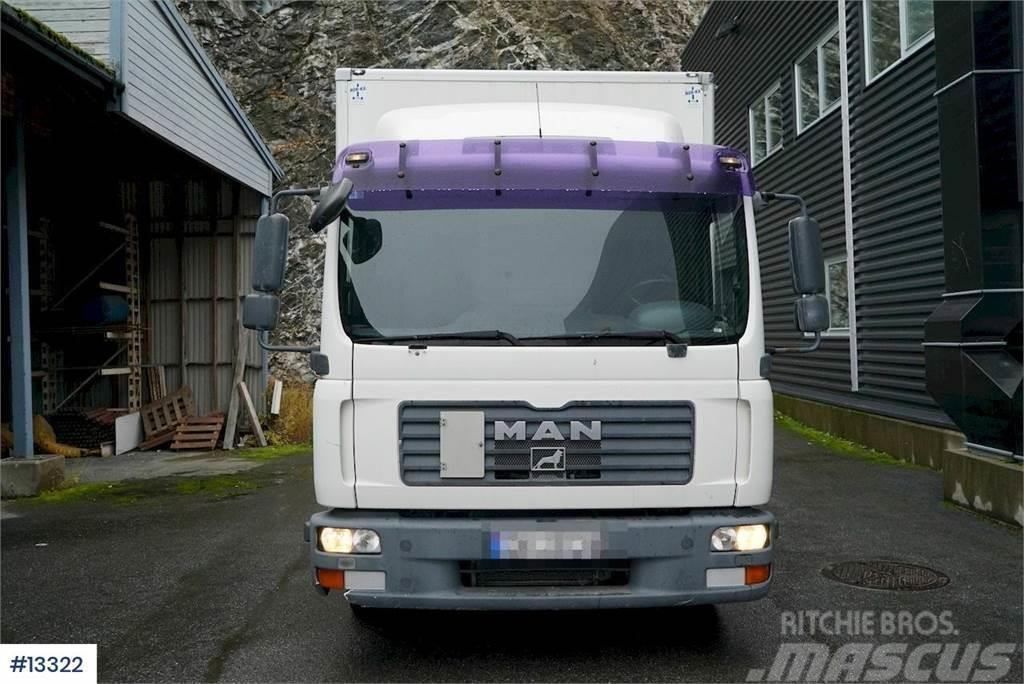 MAN TGL 8.210 Box truck w/ Zepro Lift Furgoonautod