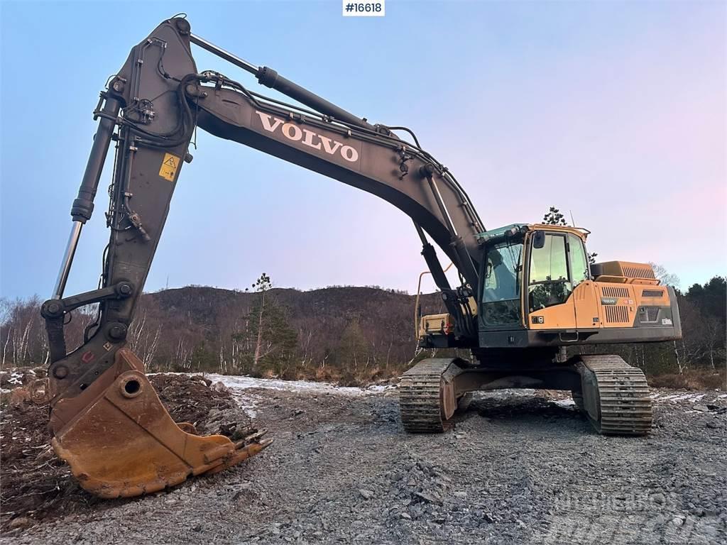 Volvo EC380 Tracked digger w/ Digger bucket and HK attac Roomikekskavaatorid