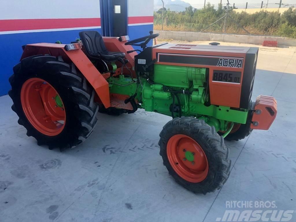  TRACTOR AGRIA 8845 45CV. Traktorid