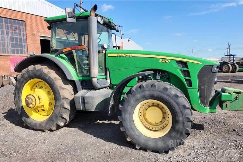 John Deere JD 8330 Tractor Now stripping for spares. Traktorid