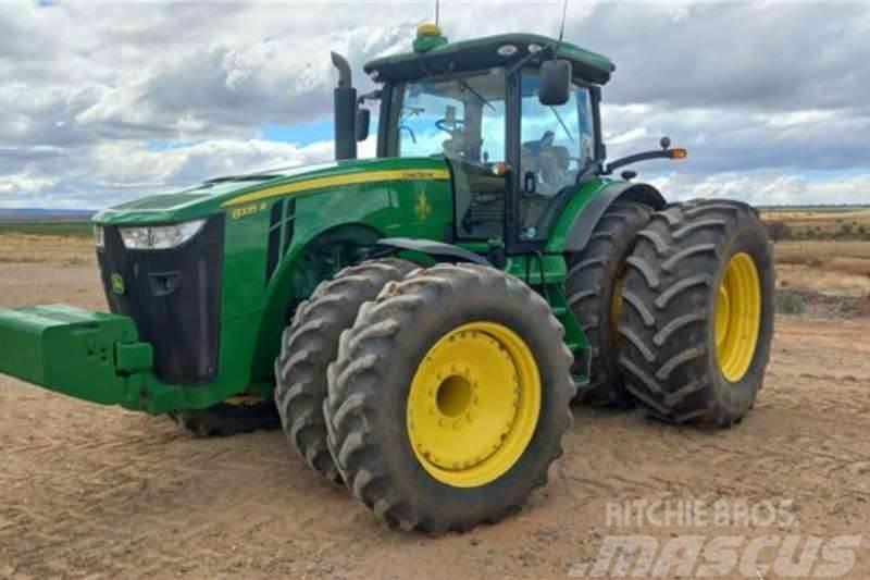 John Deere 8335R Traktorid
