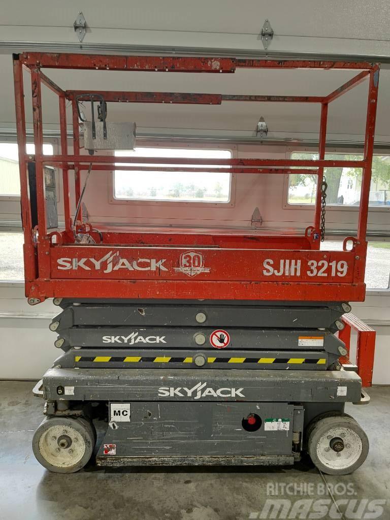 SkyJack SJ III 3219 Käärtõstukid