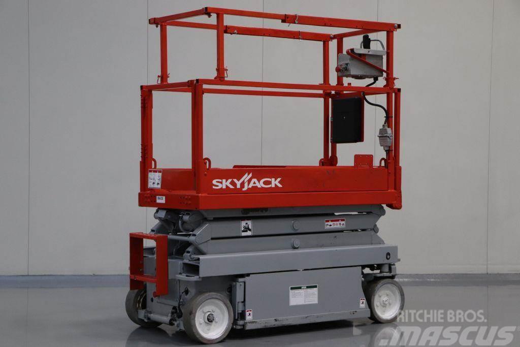 SkyJack SJIII-3215 Käärtõstukid