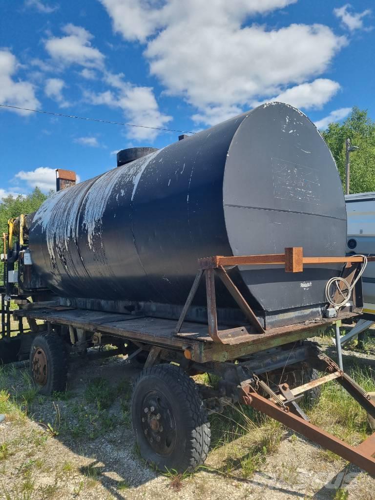  Gudronaator HE-100 Bituumenipritsid