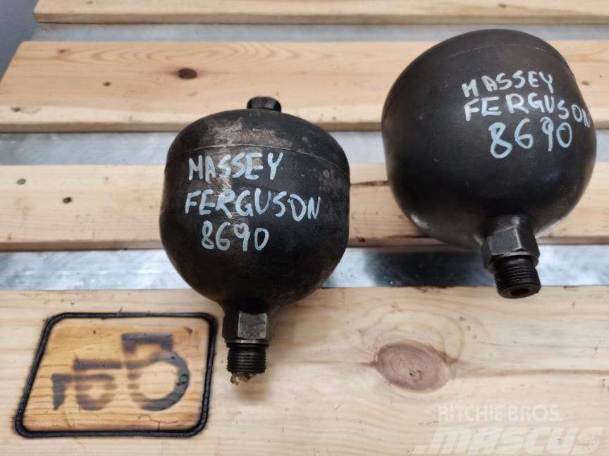 Massey Ferguson 8690 {hydraulic accumulator axle Hüdraulika