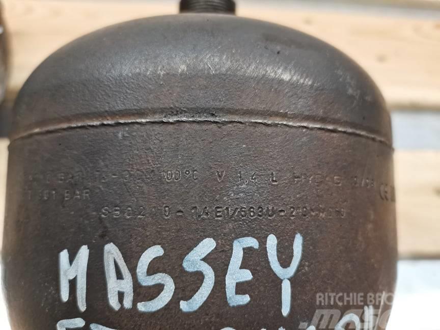 Massey Ferguson 8690 {hydraulic accumulator axle Hüdraulika