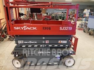 SkyJack SJ 3219 Käärtõstukid