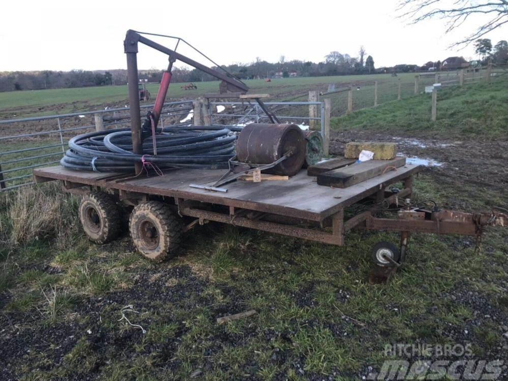  Flat bed trailer with a hydraulic crane Muud haagised