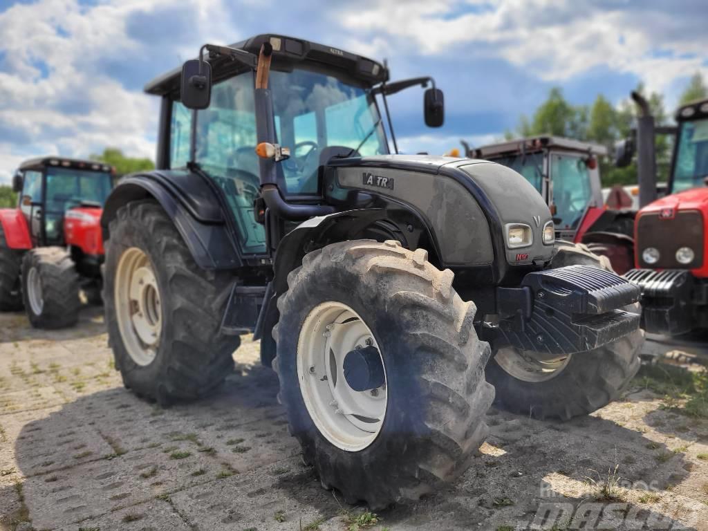 Valtra N121 Traktorid