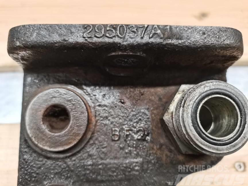 CASE MX 270 Magnum hydraulic socket Hüdraulika