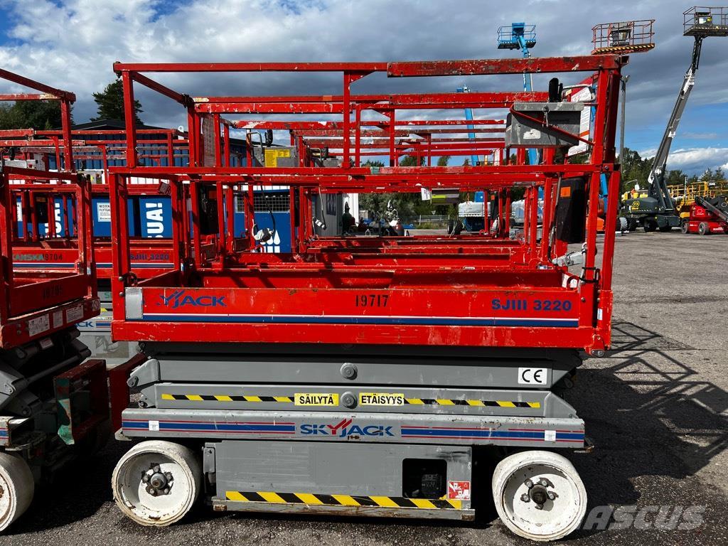 SkyJack SJ 3220 Käärtõstukid