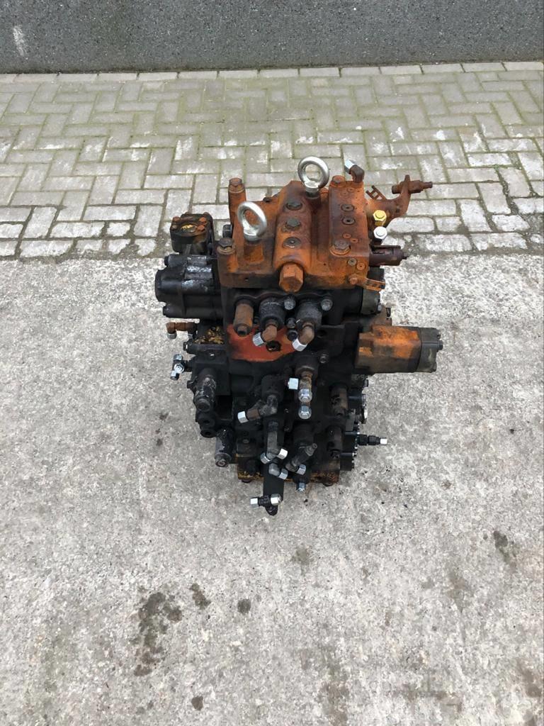 CAT 330F main valve gp Hüdraulika