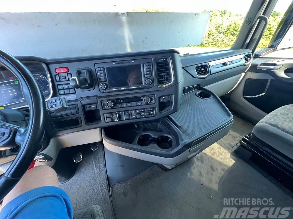 Scania S520 6x2 2950mm Sadulveokid