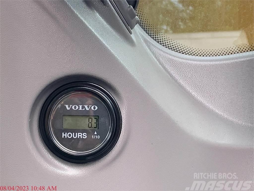 Volvo ECR235EL Roomikekskavaatorid