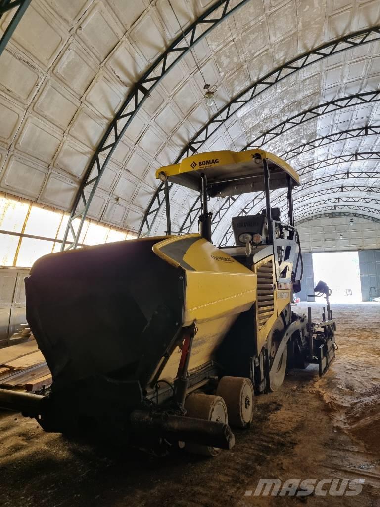 Bomag BF 300 P Asfaldilaoturid