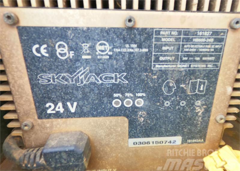 SkyJack SJ3226 Käärtõstukid