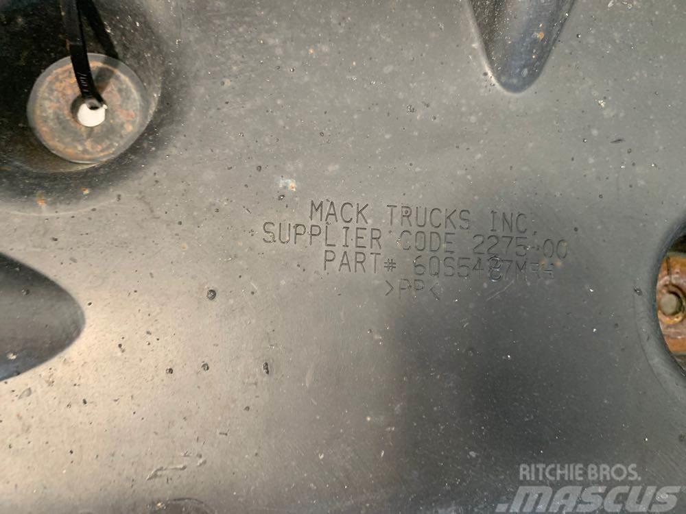 Mack CXU613 Muud osad