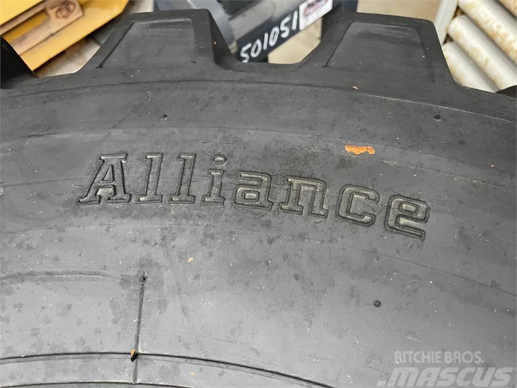  20X24EM Alliance dæk på fælg - 4 stk Rehvid, rattad ja veljed