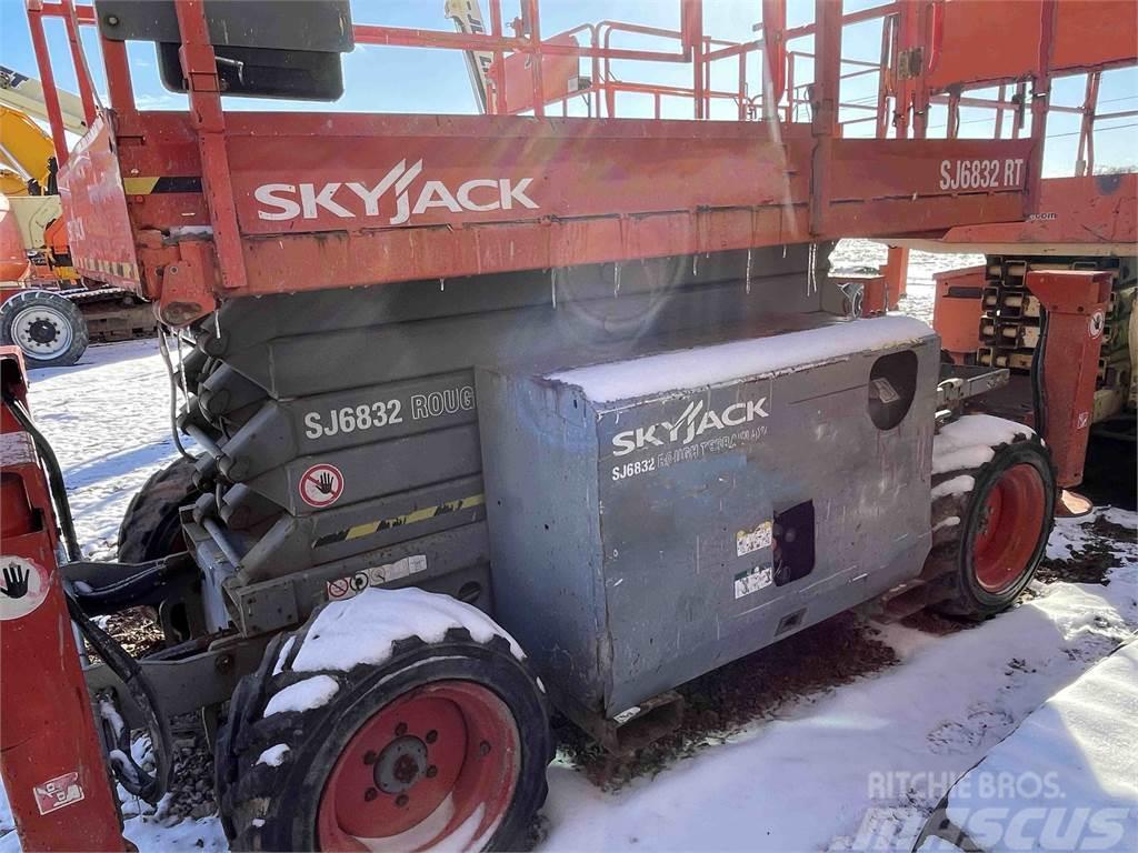 SkyJack SJ6832RT Käärtõstukid