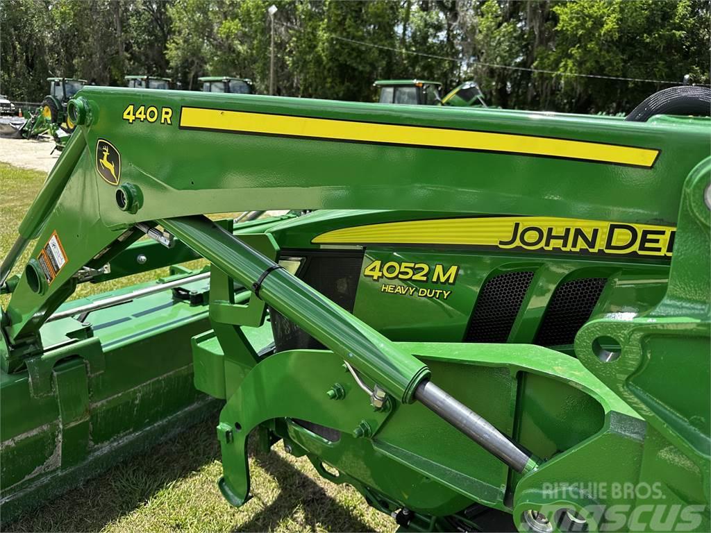 John Deere 4052M Traktorid
