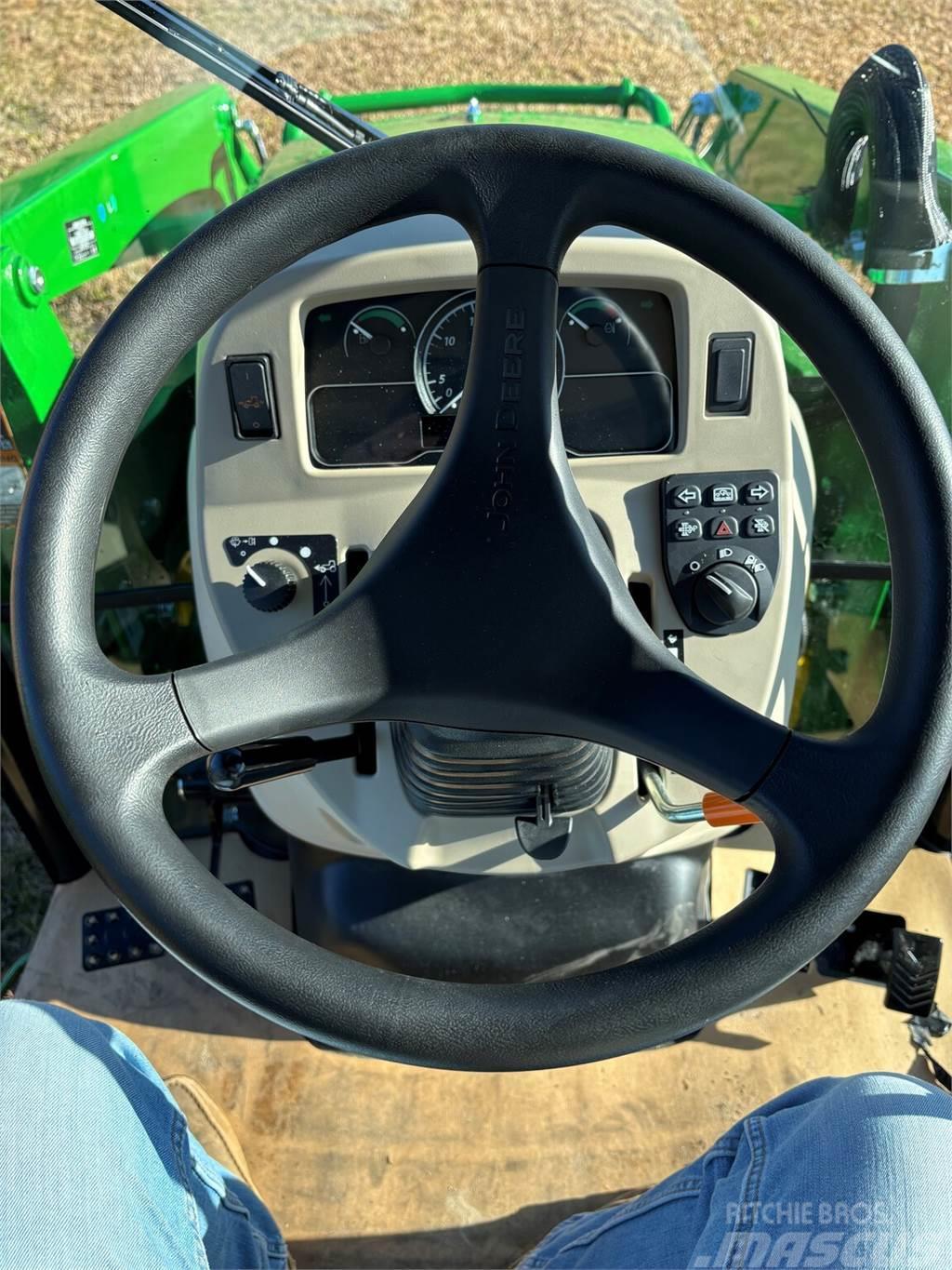 John Deere 4066R Traktorid