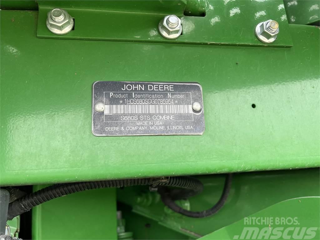 John Deere S680 Combine harvesters