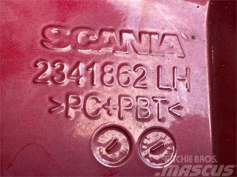 Scania  BRACKET 2341862 LH Raamid