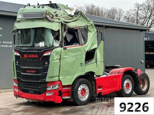 Scania S650 V8 Euro6 6x2 *Unfallschaden Sadulveokid