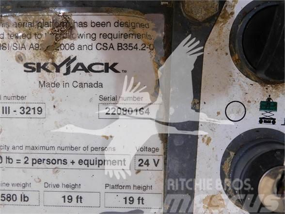 SkyJack SJIII3219 Käärtõstukid