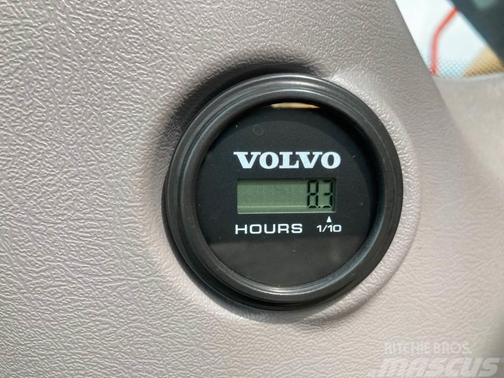 Volvo EC180EL + 700MM TELAT + PYÖRITYS JA ERILLINEN VASA Roomikekskavaatorid