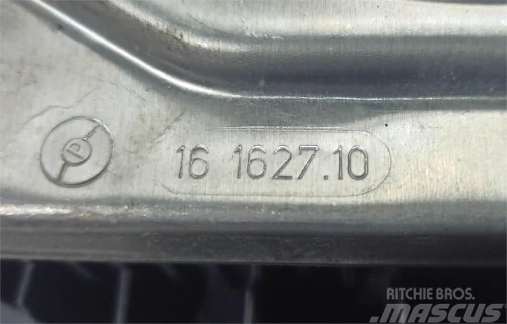 Mercedes-Benz W902 Kabiinid