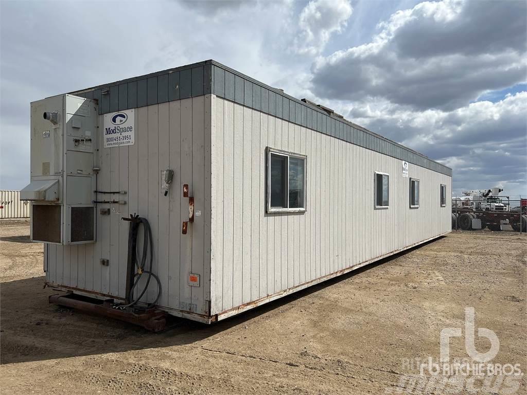 Atco 60 ft x 12 ft 4 Person Double-Ended Muud haagised