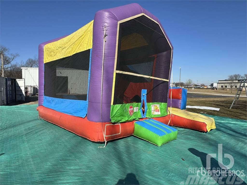  Inflatable Wacky Bounce House Muu
