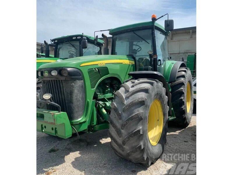 John Deere 8220 Traktorid