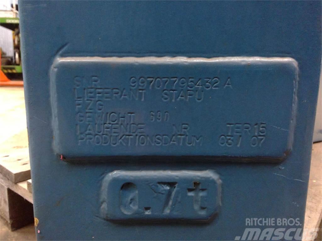 Faun ATF 40G-2 Counterweight 0,7 ton right side Kraanade varuosad ja varustus