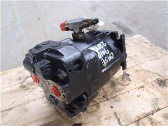 Case IH Axial-Flow 7010 Oil motor