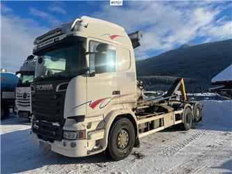 Scania R580 hook truck w/ 20T Palfinger hook and High-cov
