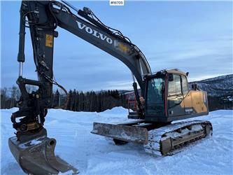 Volvo EC160EL crawler excavator w/ rototilt and grader b