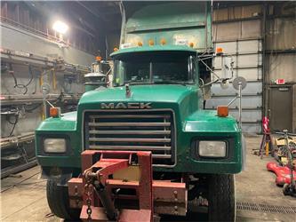 Mack RD688SX