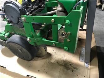 John Deere XP row unit w/ closing wheels & meters