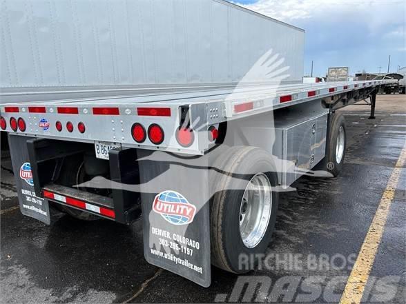 Utility 4000AE 53' COMBO FLATBED, SPREAD AIR RIDE, COIL PA Madelpoolhaagised