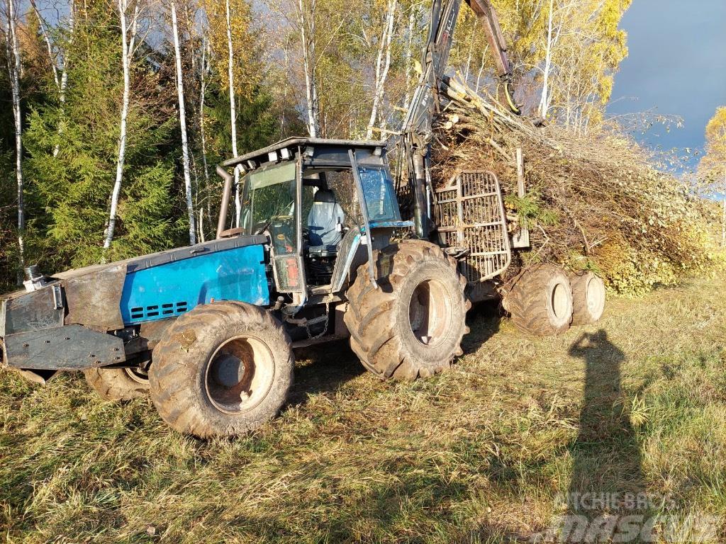 Valtra 8400 Metsatööks kohandatud traktorid