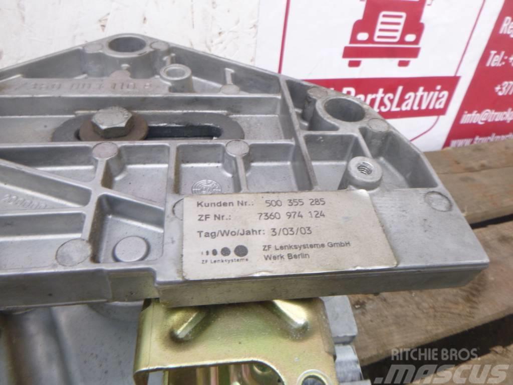 Iveco Stralis steering column bracket 500355285 Kabiinid