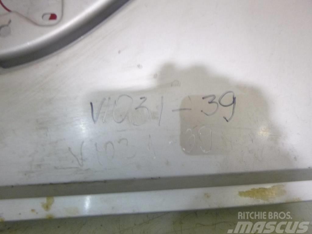 Volvo FH12 Right wing part 3175930 Kabiinid