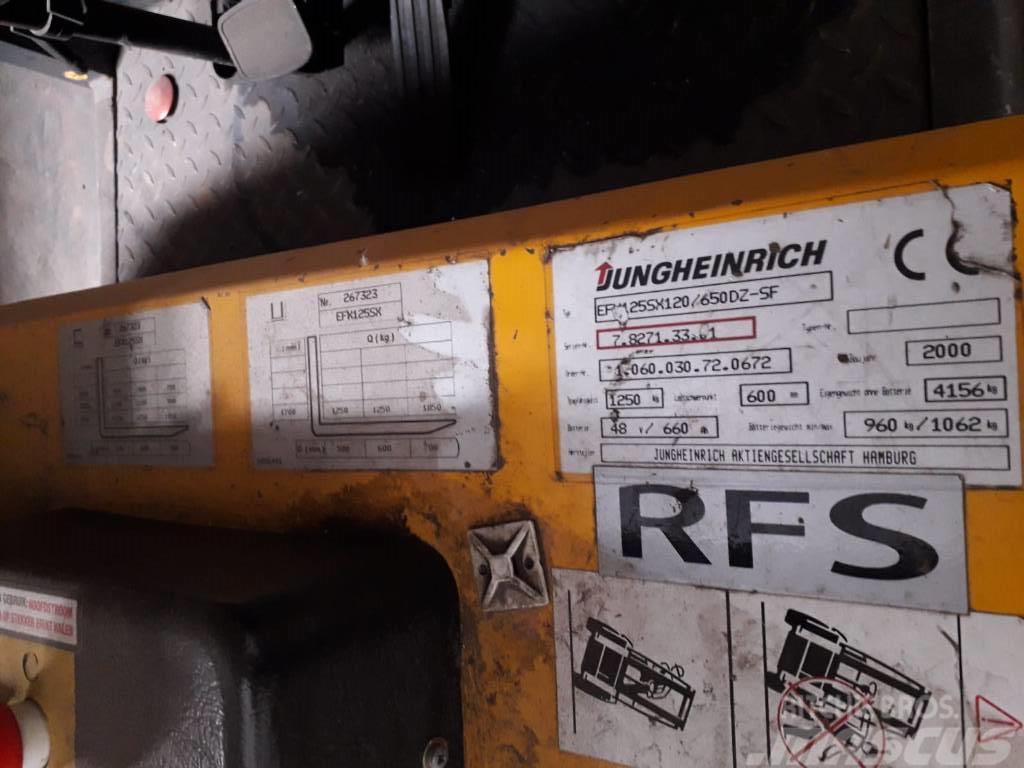 Jungheinrich EFX 125 Kõrged komplekteerimistõstukid