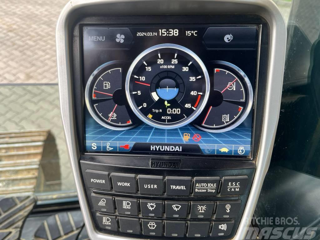 Hyundai HX 220 L Roomikekskavaatorid