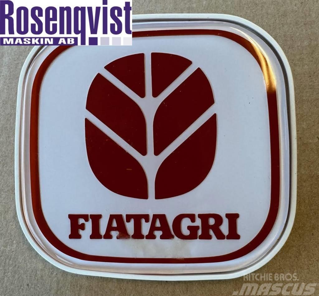 Fiat New genuine Fiat badge 5135072, 5130753 kabiinid