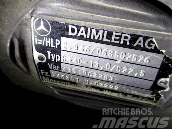 Mercedes-Benz R440-13,0/C22.5 Sillad
